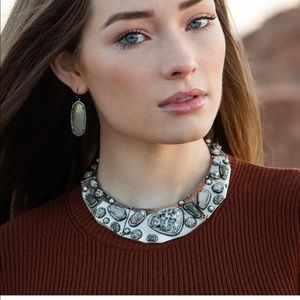 ⭐️💛Kendra Scott Mira Statement Choker.